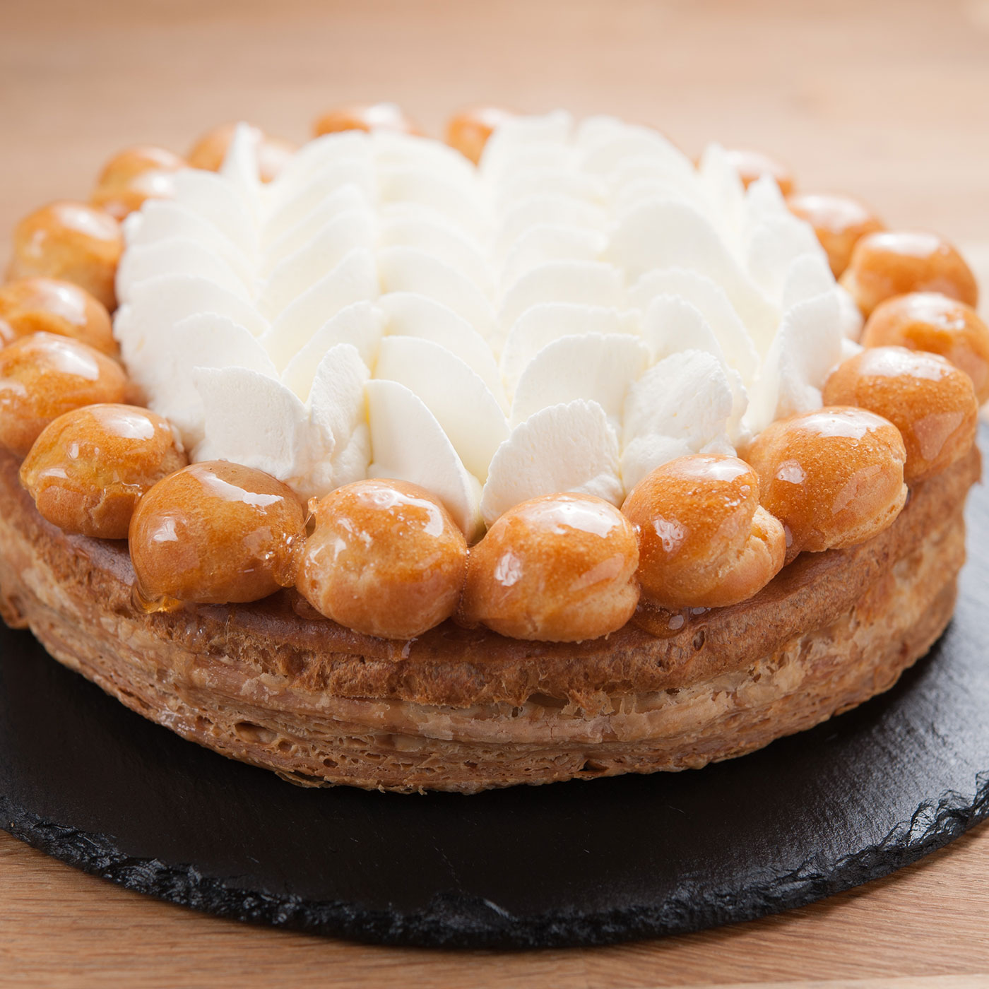 Torta Saint Honoré: origem, ingredientes e modo de preparo - Docepedia